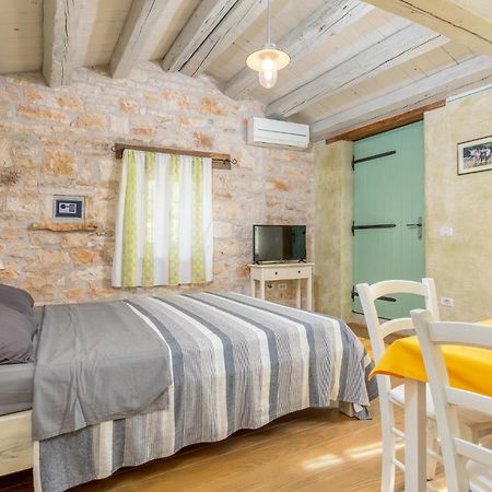 Awesome Apartment In Žminj מראה חיצוני תמונה