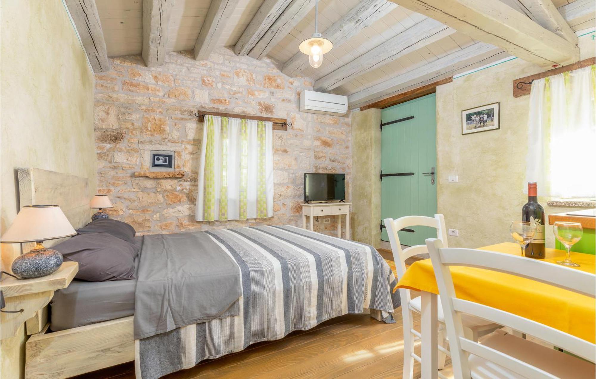 Awesome Apartment In Žminj מראה חיצוני תמונה